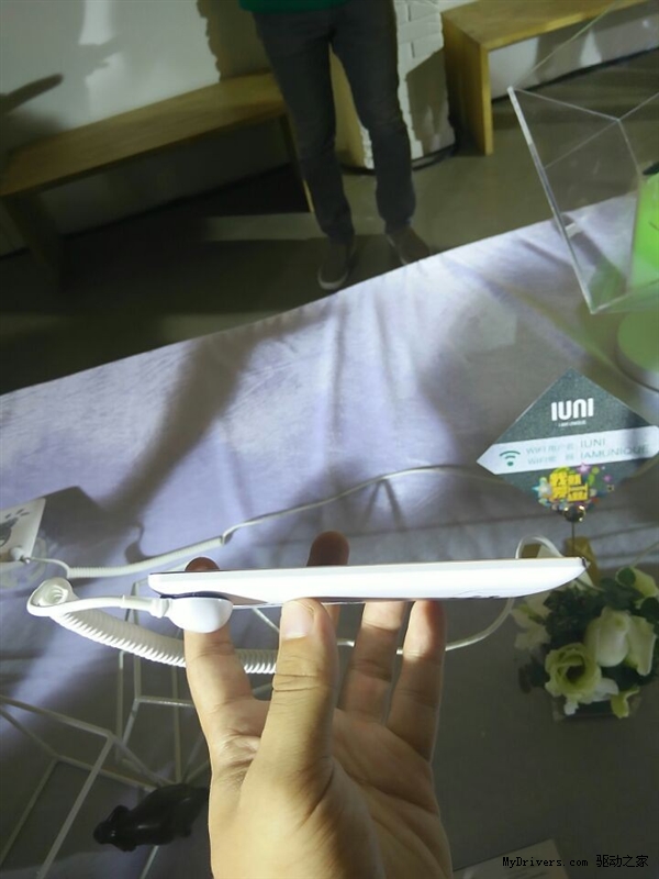 2K콢IUNI U3ʽ2000Ԫ