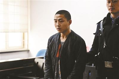 控制他人电脑卖流量 90后黑客获刑1年