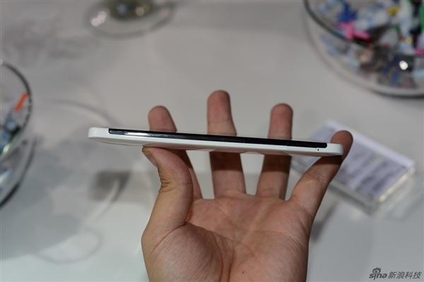 �۸��޵��� HTC Oneʱ�а����ͼ��