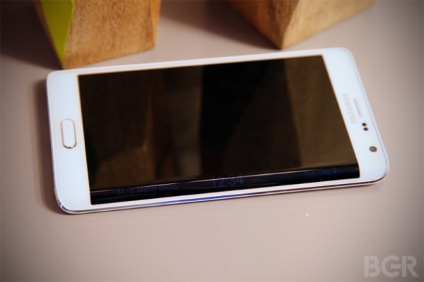 Galaxy S6��Ļ���˱仯�����Ǳ�ˮһս��