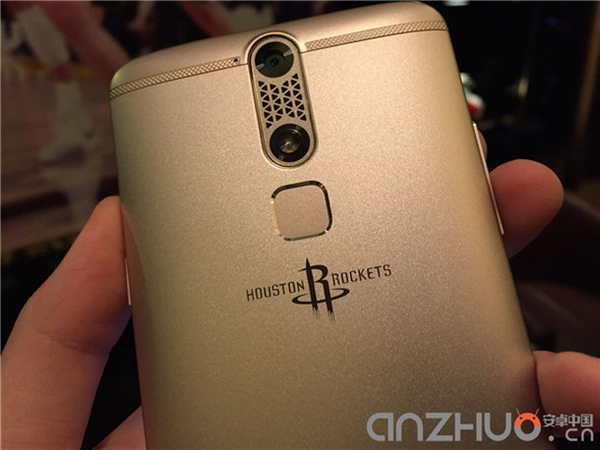 ����AXON miniͼ�ͣ��Ȼ�Ϊ�����е�ѹ����