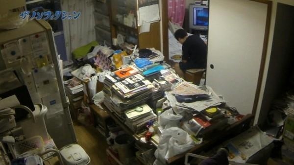 日本超级宅男啃老27年:无手机无电脑