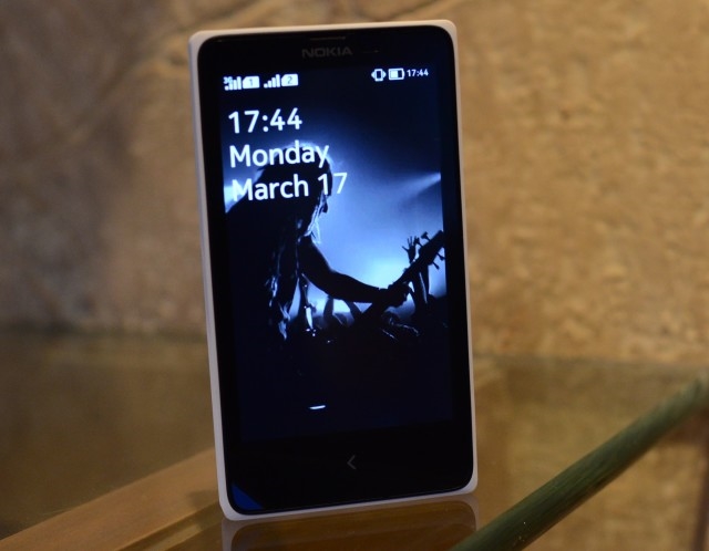 ��ͻȻ ΢�������ر�Nokia X��׿��Ʒ��