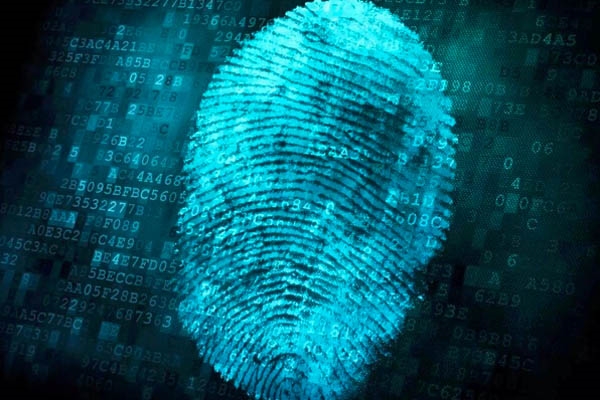 正面背面侧面都不对!手机指纹这样最科学
