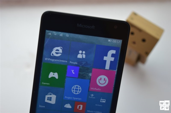 WP新机曝光:微软急得拿出了前置闪光