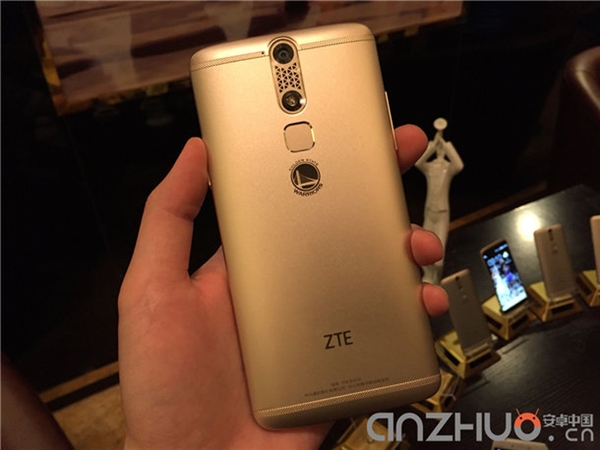 ����AXON miniͼ�ͣ��Ȼ�Ϊ�����е�ѹ����
