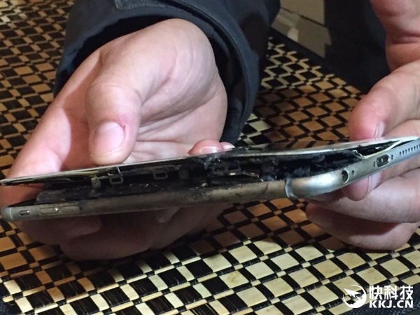 �����ˣ���һ���ӿ㶵�е�iPhone 6 PlusͻȻ���