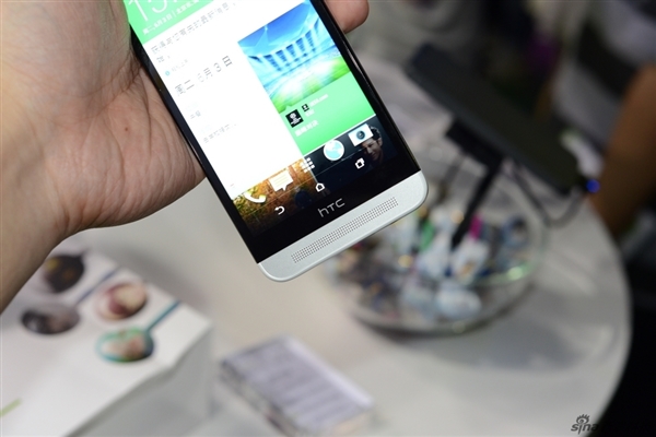 �۸��޵��� HTC Oneʱ�а����ͼ��