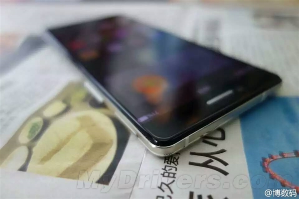 OPPO�ޱ߿��ֻ���Ϯ��ÿ�ο�������