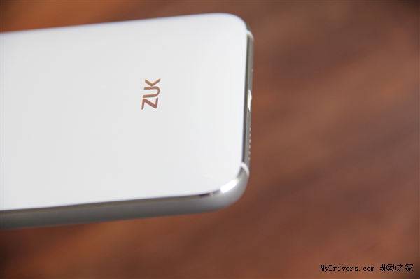 1799ԪZUK Z1�Ա�ͼ�ͣ�iPhone 6����