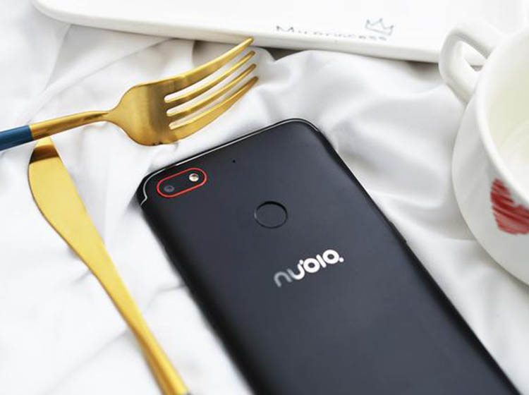 全面屏续航王诞生 网友:诚意价格买买买