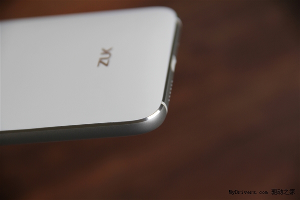 1799ԪZUK Z1�Ա�ͼ�ͣ�iPhone 6����