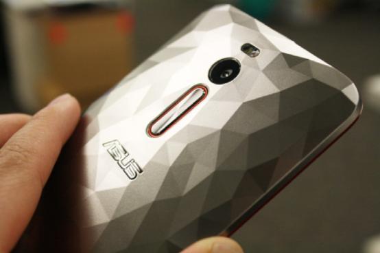��˶ZenFone 2���������� ��4G�ڴ�/128GB
