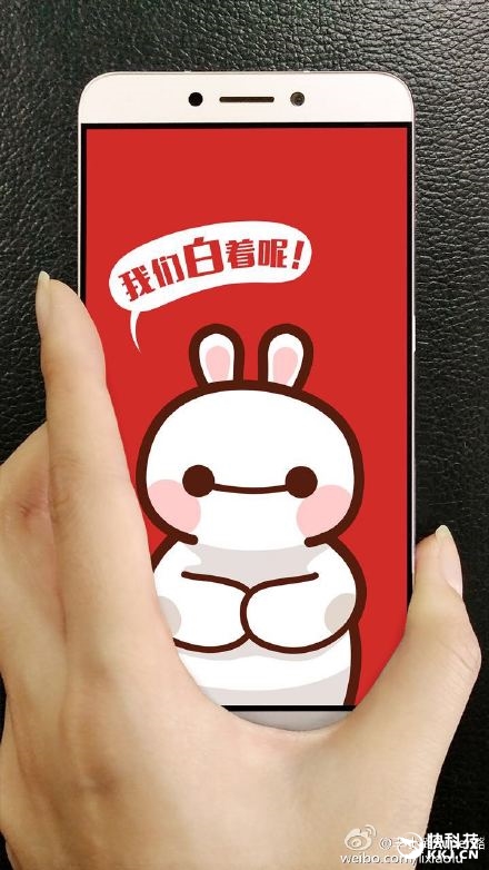 李小璐微博首曝乐视“杀手级”新品!真机现身
