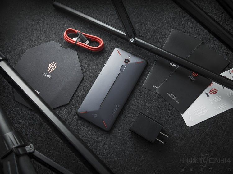 红魔手游电竞手机0点开卖 刺激体验将至