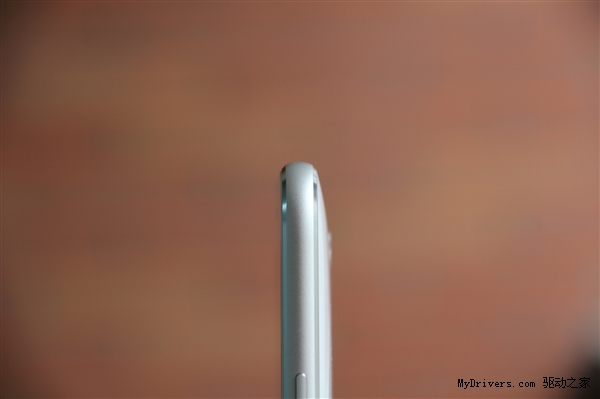 1799ԪZUK Z1�Ա�ͼ�ͣ�iPhone 6����