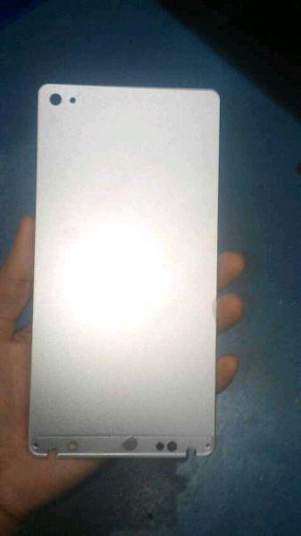 ���ƻ�ΪMate 8�����ع� �ޱ߿����
