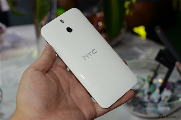 �۸��޵��� HTC Oneʱ�а����ͼ��