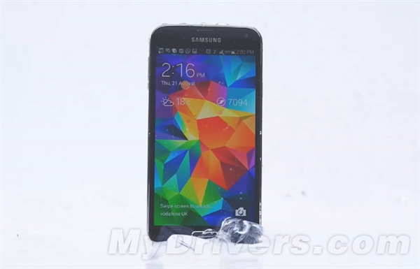 Galaxy S5��Ͱ��ս������ ���ѣ����ڶ��ң�