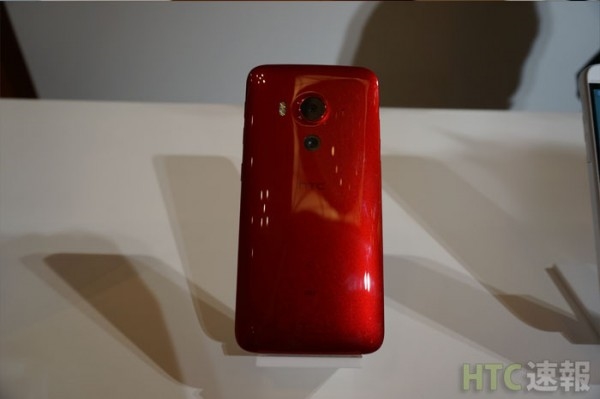 HTC����3��ʽ������2K��+����810