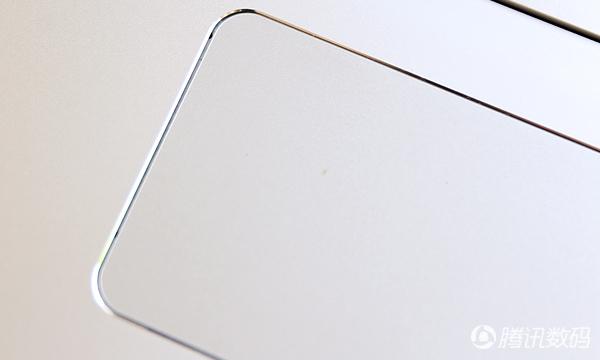 HP新ENVY 14笔记本评测 键盘手感棒网口夹手