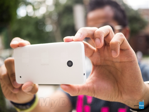΢�����Ҽ�Lumia�ֻ��ɱ�iPhoneʵ��