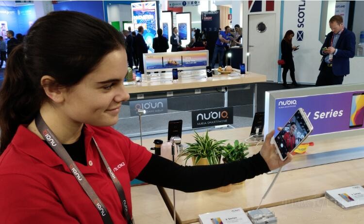 AI�����ո���Ȥ Ŭ������װ��չMWC��չ