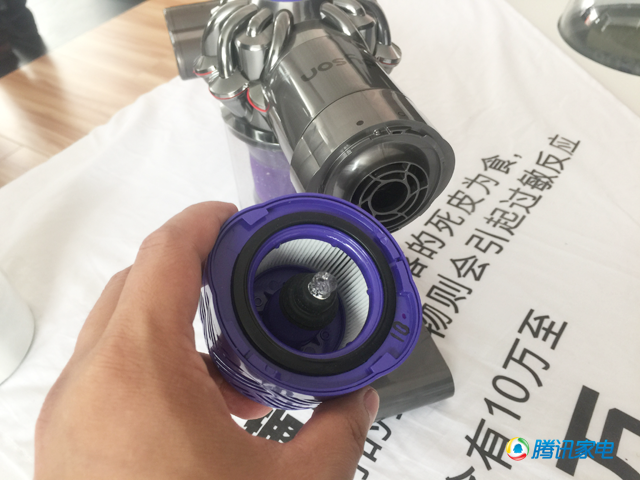 戴森推新手持吸尘器 后置HEPA滤网起价5190元