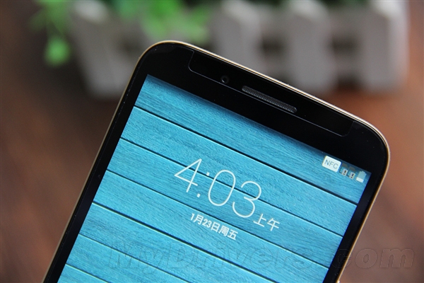 ���Ľ�/˫������4G TCLôô���ֻ�ͼ��