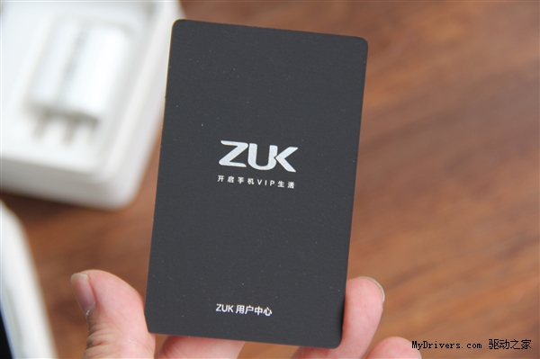 1799ԪZUK Z1�Ա�ͼ�ͣ�iPhone 6����