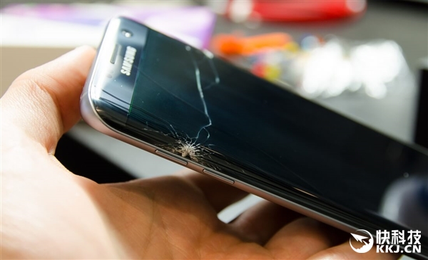 ��ýС����ˤS7 edge���������������˱���