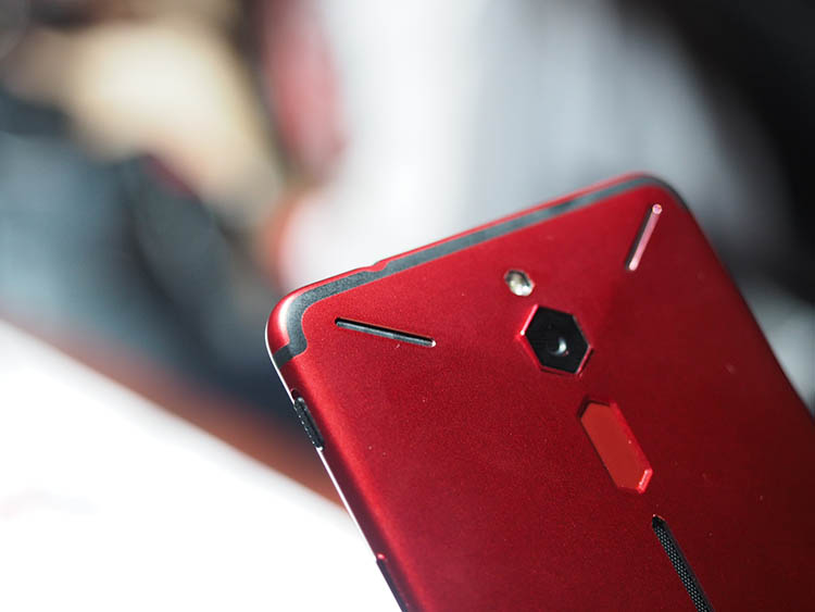 为游戏而生的红魔手机来了 这将是发烧友们的