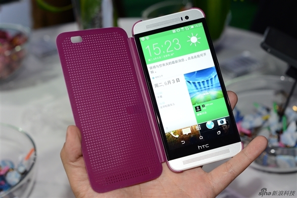 �۸��޵��� HTC Oneʱ�а����ͼ��