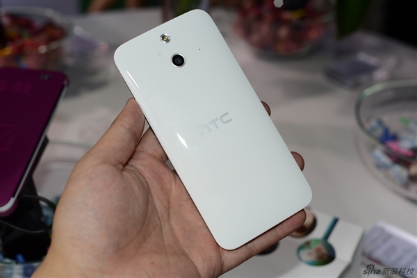�۸��޵��� HTC Oneʱ�а����ͼ��