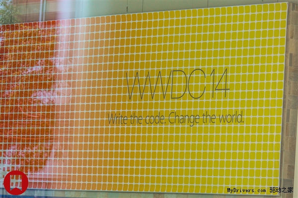 �ֳ���ͼ̽Ӫ��ƻ��WWDC14�᳡װ��һ��