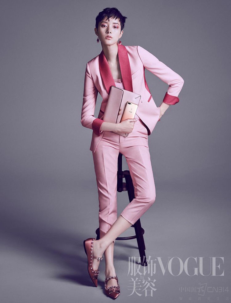 vivo联手VOGUE推出vivo X20梦幻粉大片