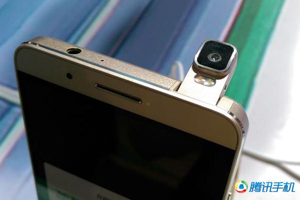 ��ҫ7i��������13MP��ת��ͷ 1599Ԫ����