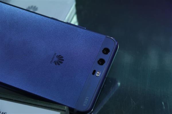 5000也买!华为新旗舰P10体验:草木绿配色亮了