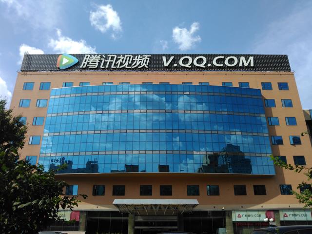 坚果手机评测:不靠情怀靠脸蛋的千元机
