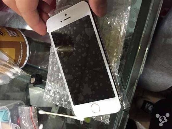 ��Ŀ���ģ���ǿ��С��5c����iPhone 5s