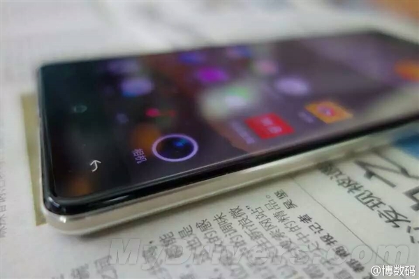 OPPO�ޱ߿��ֻ���Ϯ��ÿ�ο�������