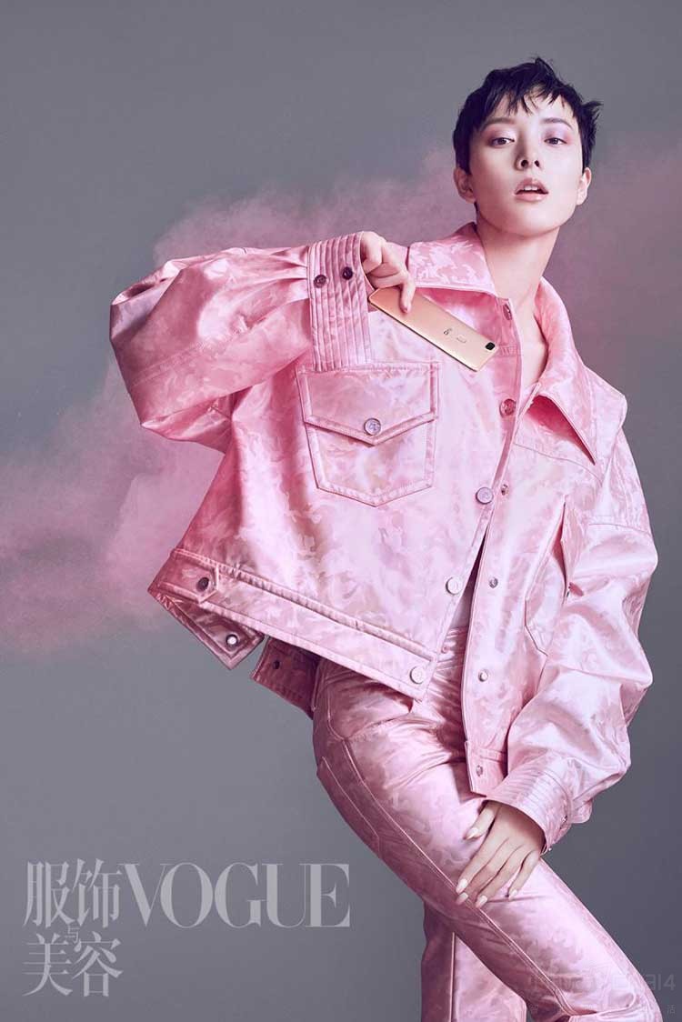 vivo联手VOGUE推出vivo X20梦幻粉大片