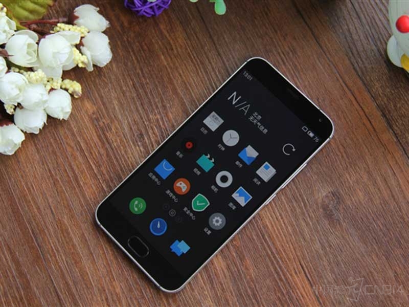 魅族mx5机身存储仅为16gb,而努比亚z11 mini为64gb,相比之下,魅族mx5