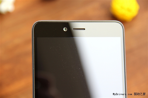 红米Note 2图赏:更轻、更薄、更舒适