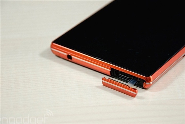 81%��ռ�ȵ��𺳣�����AQUOS Phone����
