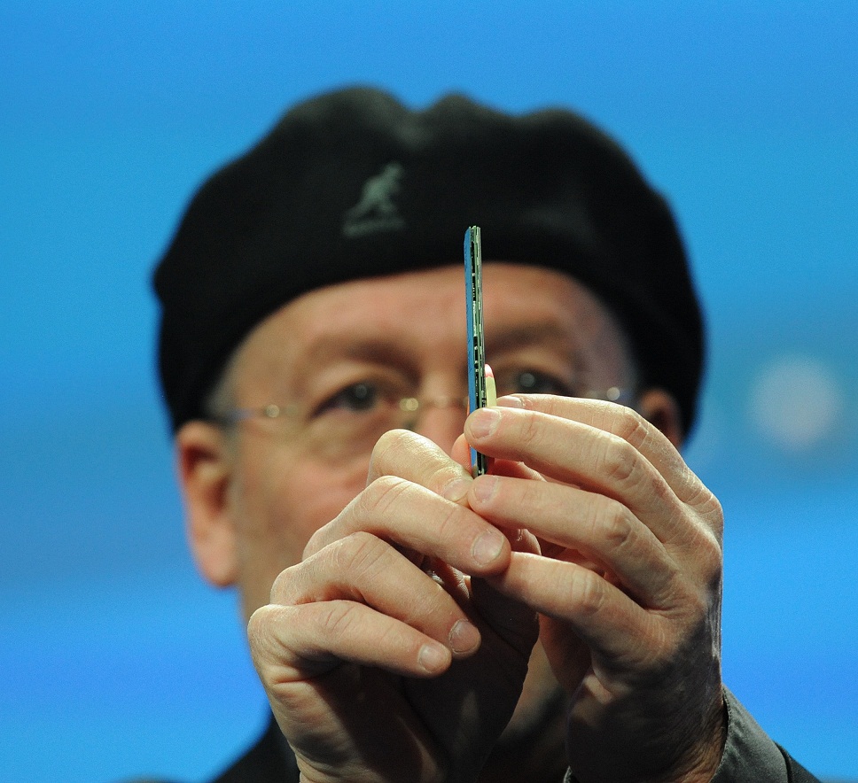 CES2014_Ӣض߼ܲü֪ҵܾĽMooly EdenչʾӢضRealSense 3D