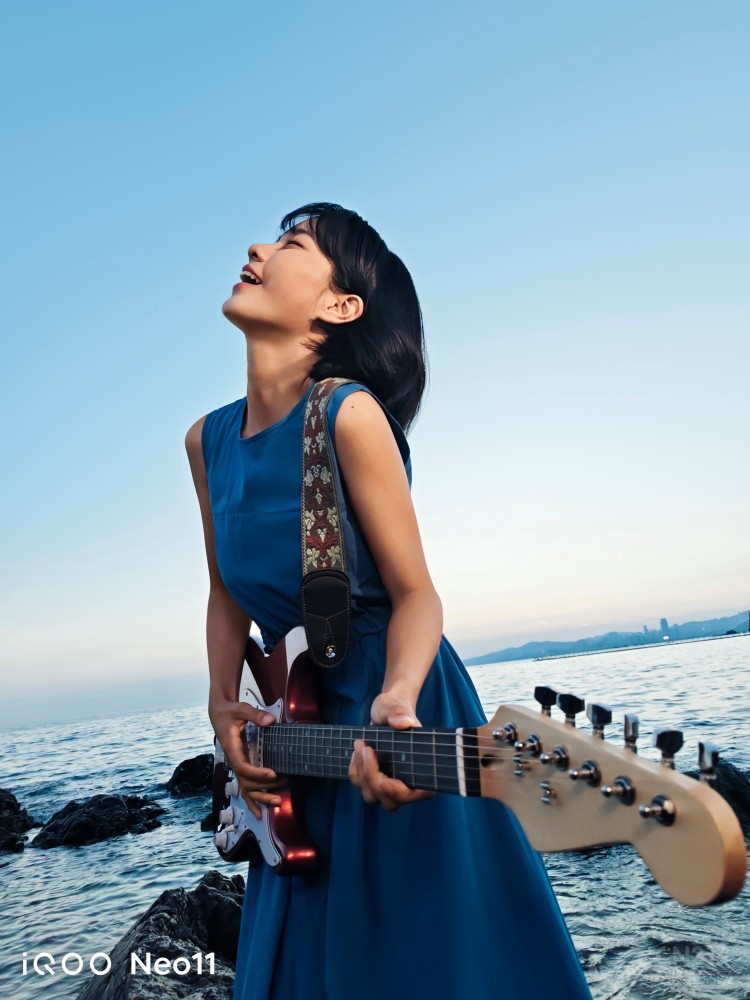 行业领先游戏视效“一机制胜”iQOO Neo11 行业领先游戏视效“一机制胜”iQOO Neo11