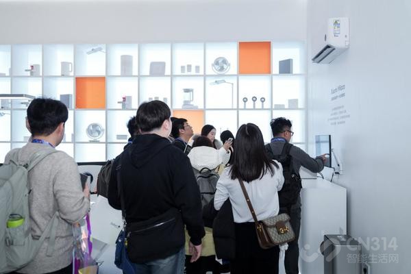 ���Ǹеļ� С�׿Ƽ��ҵ紴��չ��¼AWE