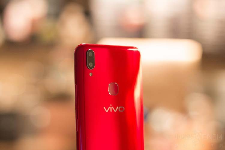 打响互联网手机第一炮:vivo Z1上手评析