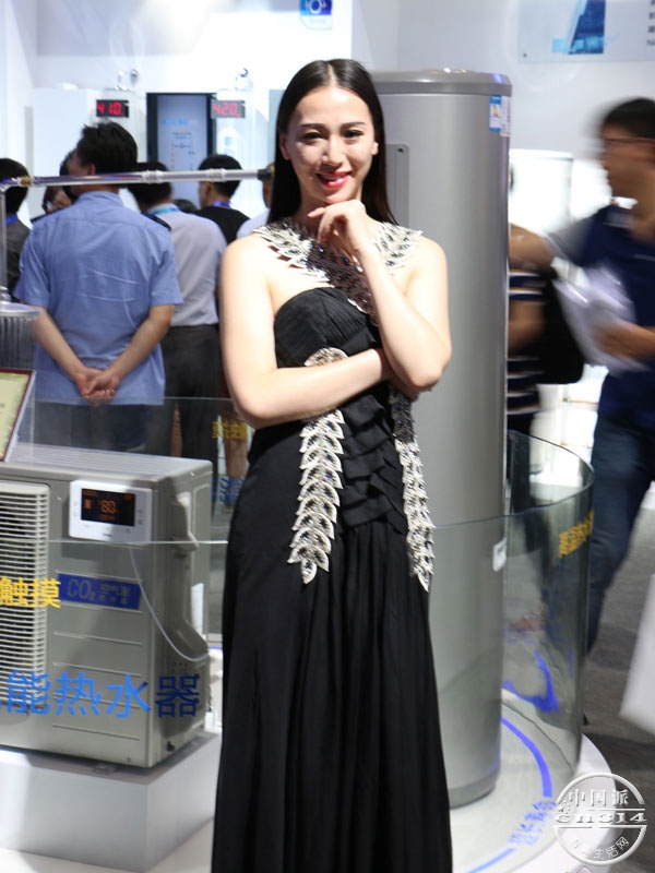 2015�粩����Ů